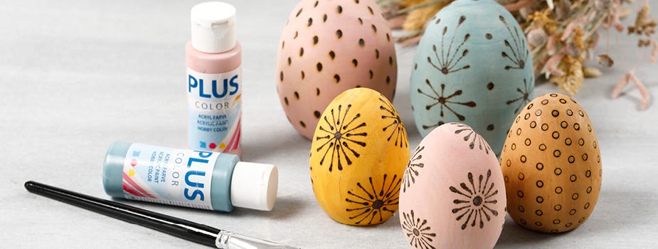 Figurer, ägg och djur till dekoration