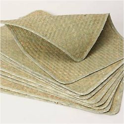 Flätat bordsunderlägg