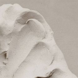 Sj&auml;lvh&auml;rdande Lera, ljusgr&aring;, 1000 g/ 1 f&ouml;rp.