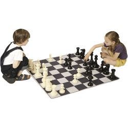 Stort schackspel med pjäser