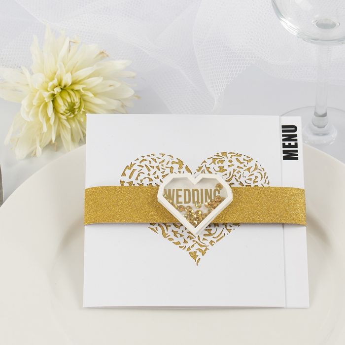 Menykort till bröllop, dekorerade med designpapper i glittrigt designpapper i guld och shaker sticker