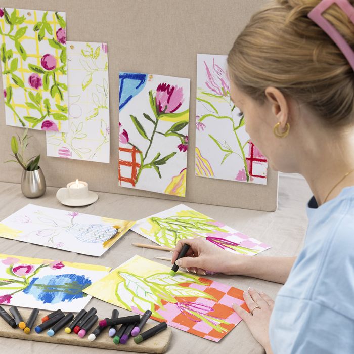 Färgglada konstverk med oljepasteller