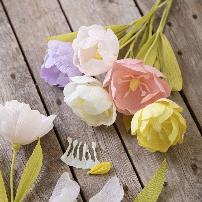 Tulpan, pappersblomma av kräppapper