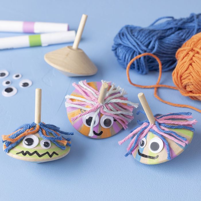 Snurror med rullögon och roligt hår