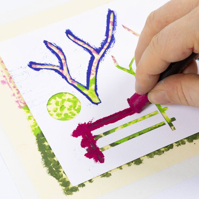 Så här använder du stenciler för att skapa detaljer med oljepastellfärger