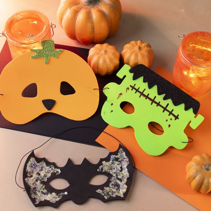 Halloweenmasker av dekorgummi