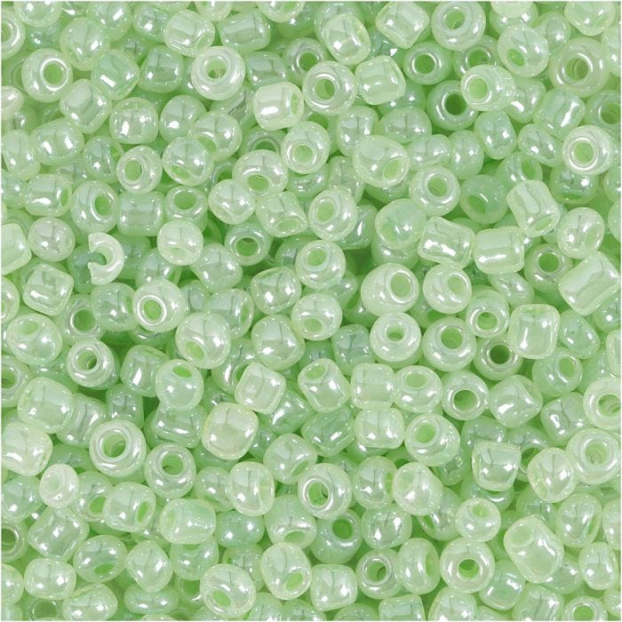 Rocaillepärlor, Dia. 3 mm, stl. 8/0 , Hålstl. 0,6-1,0 mm, softgrön, 25g/ 1 förp.