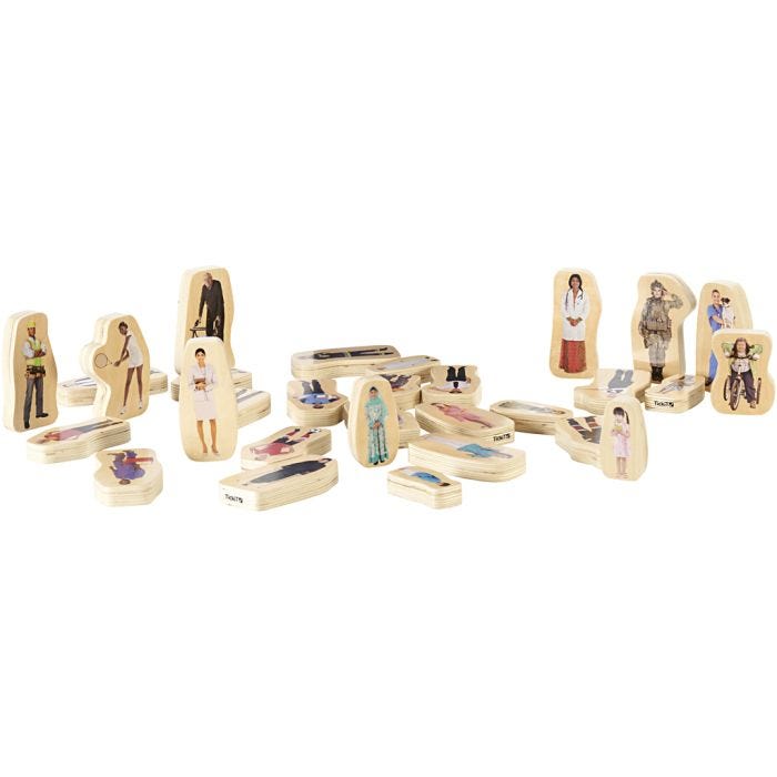 Mångfaldiga träfigurer, 32 st./ 1 set