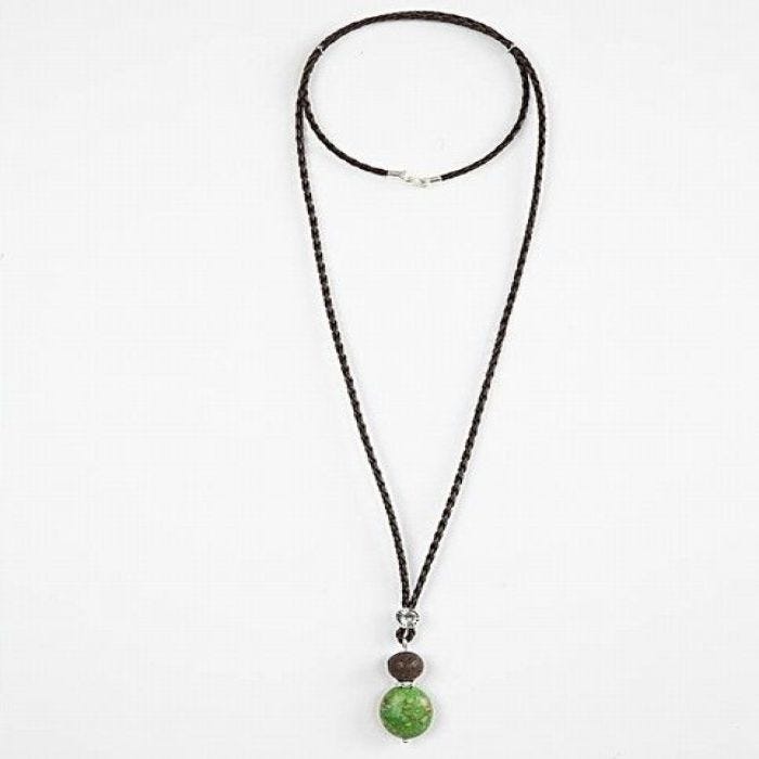 Halsband med berlock