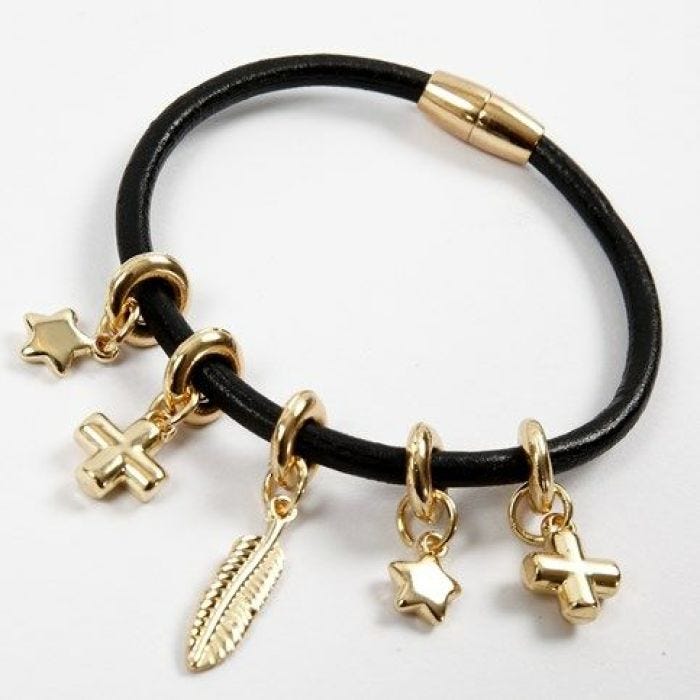 Armband av äkta läder med förgyllda charms och magnetlås