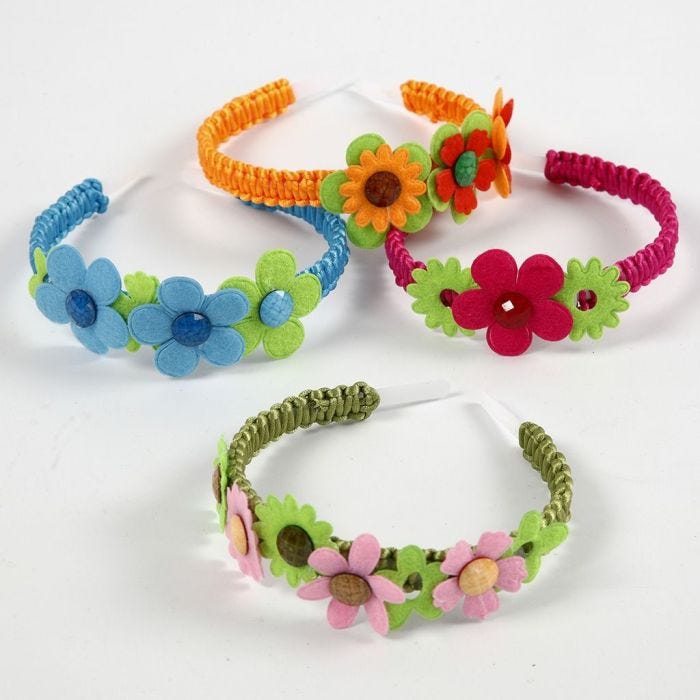 Diadem med filtblommor och cabouchon