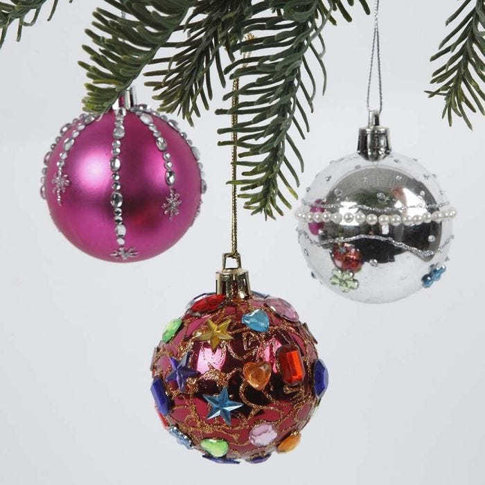 Julkulor av plast