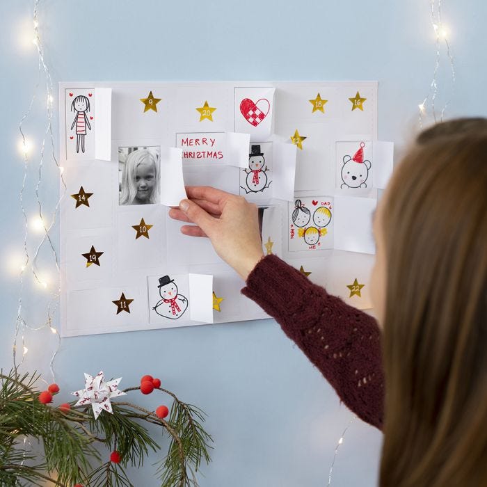 Gör en egen julkalender med teckningar, stickers och bilder