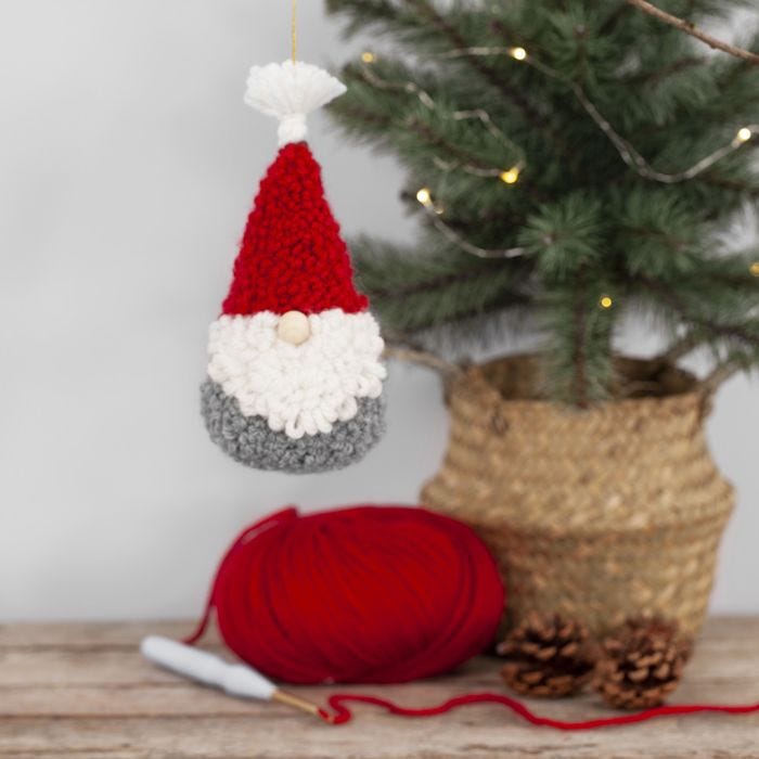 Tomte broderad med punch needle