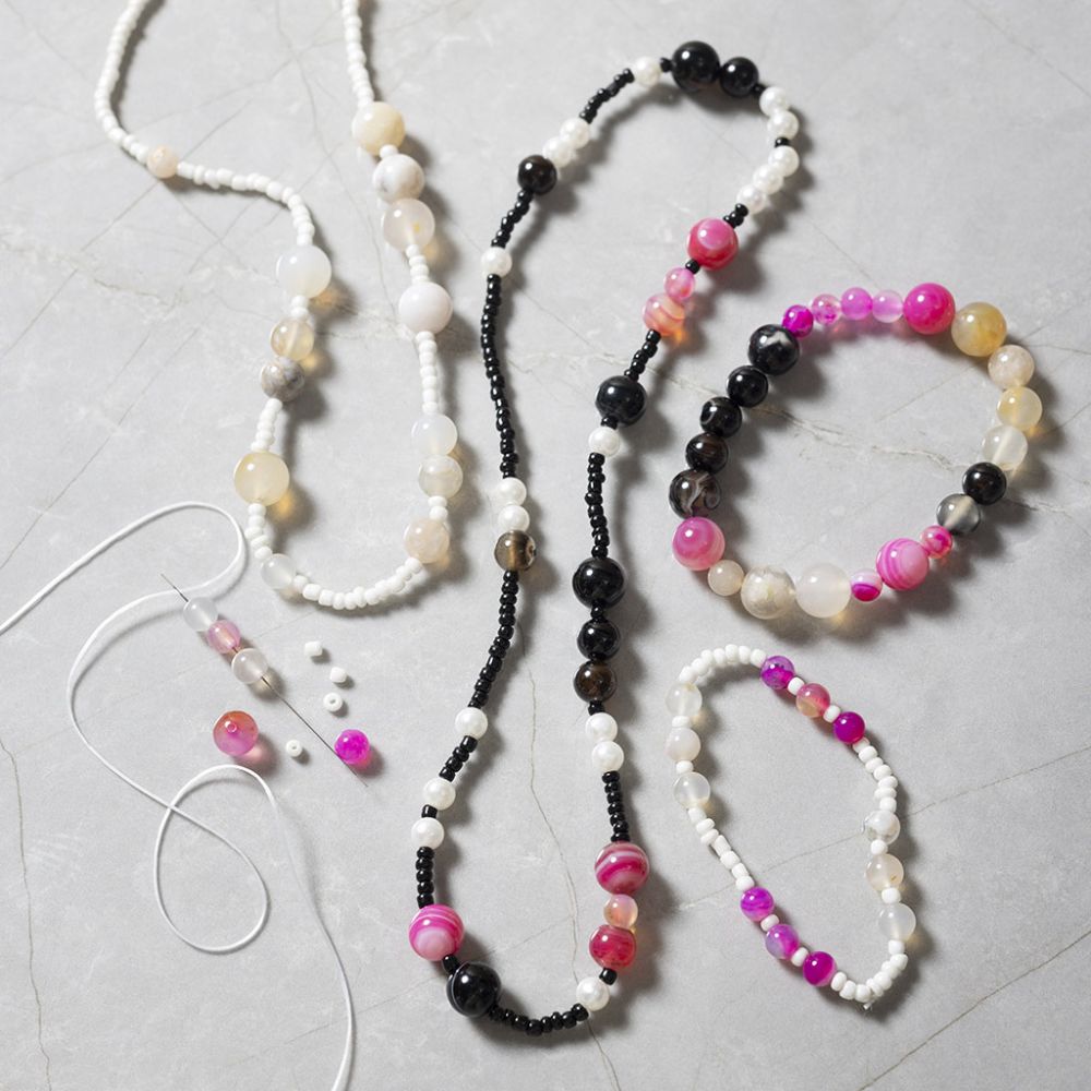Armband och halsband med agater pärlor