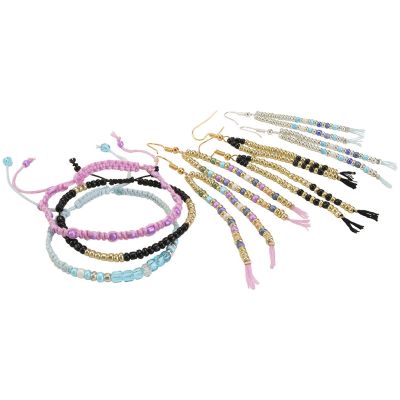 Eleganta smycken med rocaillepärlor