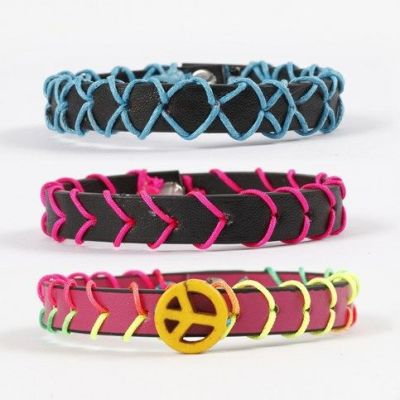 Armband av läderrem