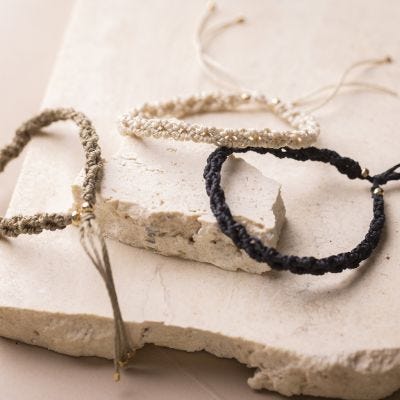 Armband i makramé