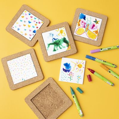 Underlägg dekorerade med porslinstusch