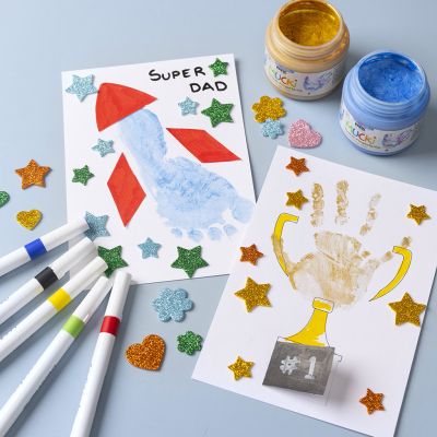 Personlig bild med hand- och fotavtryck