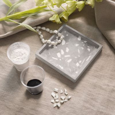 Fyrkantig bricka med terrazzo