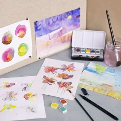 Blommor och landskap i vattenf&auml;rg