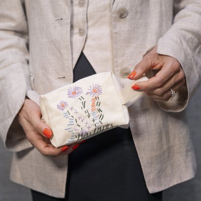 Sminkväska med broderi