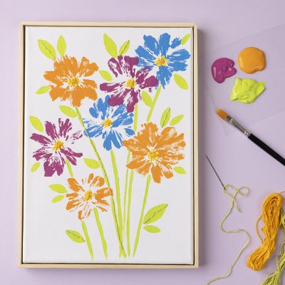 Blommor på stretchig målarduk