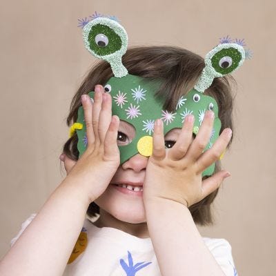 Monstermasker och monsterfigurer