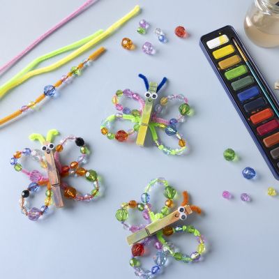 Fjärilar utav klädnypor