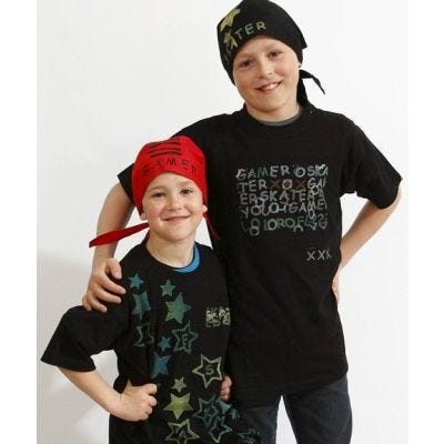 T-shirt och bandana med stämpeltryck