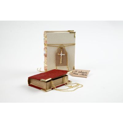 Pappböcker klädda med handgjort papper