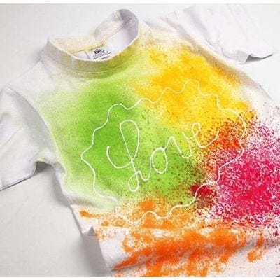 T-shirt med spraymaling