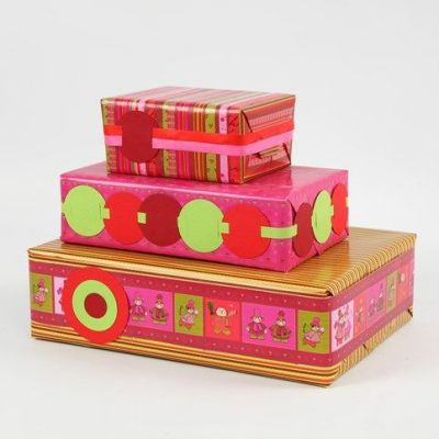 Inslagning med Helsinki presentpapper från Vivi Gade