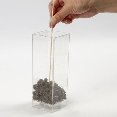 Värmeljusstake av gjuten betong