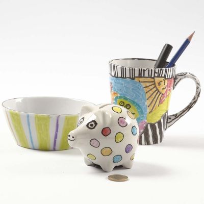 Porslin med tuschdekoration