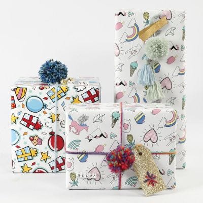 Paketinslagning med presentpapper