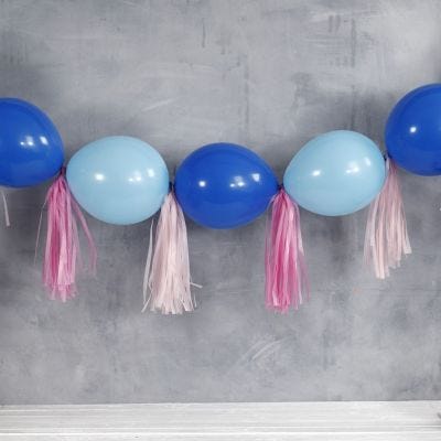 Ballonggirlang av kedjeballonger och tofsar