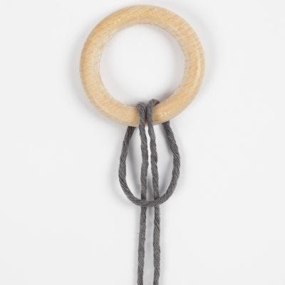 Så här knyter du ett lärkhuvud (Lark’s Head Knot)