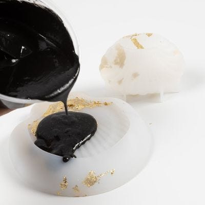 Gjutning med svart resingjutningsblandning