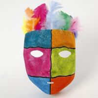 Grafik och glitterfärg på masker av plast