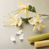 Klematis tillverkad i kräppapper