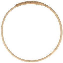 Ring av korgflätat trä